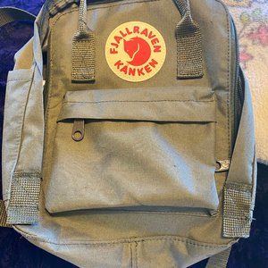 Mini Fjallraven backpack army green